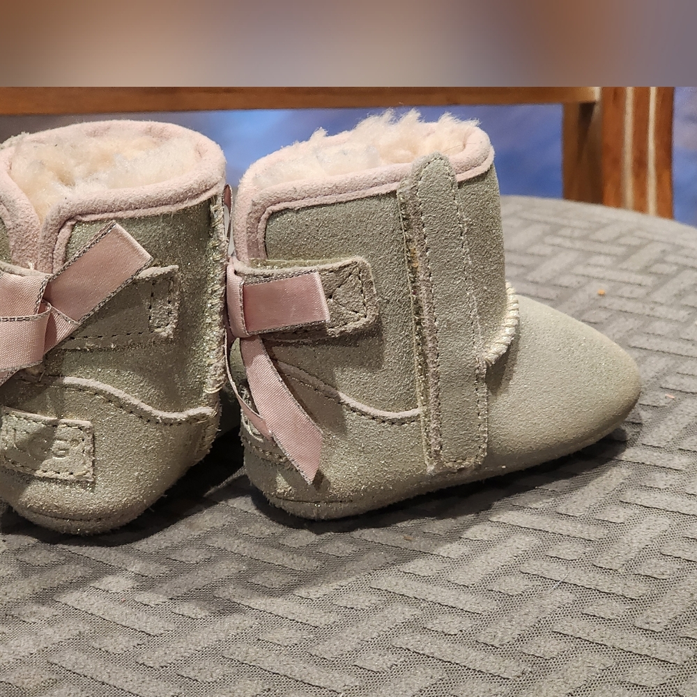 UGG - Baby Jesse Bow II Bootie, Size 0/1, EUC